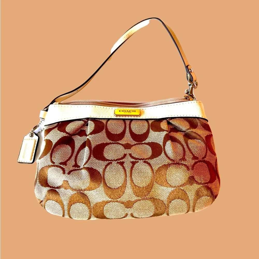 Coach Wristlet NWOT Jacquard Logo Print Crean Leather Trim Brown Tan Exterior - Picture 5 of 15